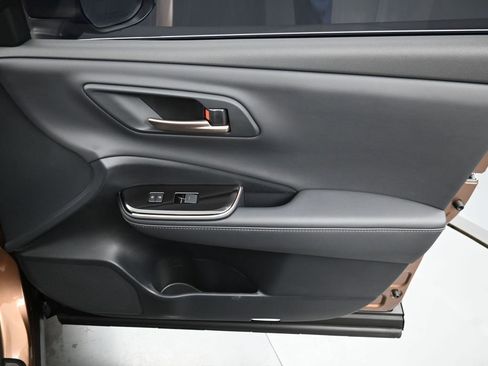 Certified 2025 Toyota Crown Signia image 43