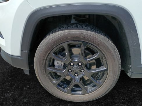 Certified 2026 Jeep Compass Latitude AWD/4WD image 15