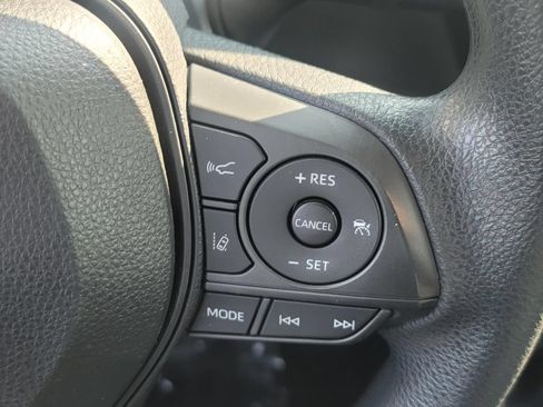 Used 2021 Toyota Corolla LE FWD image 21