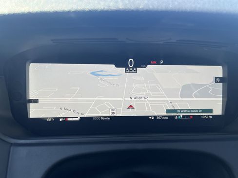 New 2025 Land Rover Range Rover Velar Dynamic SE image 13