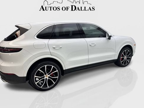 Used 2022 Porsche Cayenne w/ Premium Package AWD/4WD image 13
