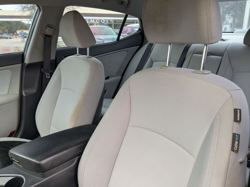 Used 2015 Kia Optima LX image 12