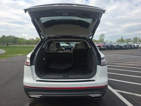 Used 2022 Lincoln Nautilus Reserve w/ Equipment Group 201A AWD/4WD image 10