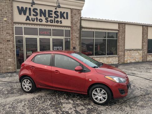 Used 2014 MAZDA MAZDA2 Sport FWD image 2