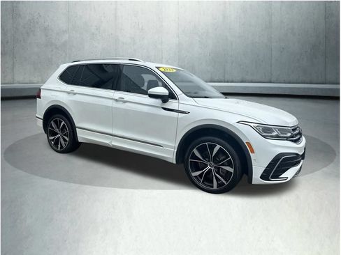 Used 2023 Volkswagen Tiguan SEL R-Line AWD/4WD image 11