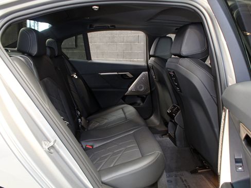 Used 2024 BMW 530i xDrive AWD/4WD image 49