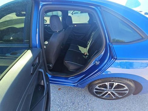 Used 2024 Volkswagen Jetta Sport image 8
