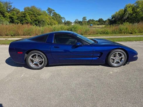 Used 2004 Chevrolet Corvette Coupe w/ Preferred Equipment Group image 5