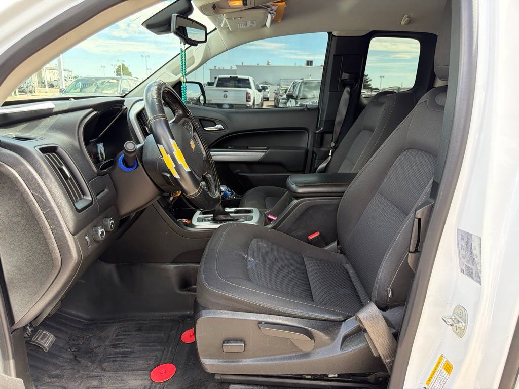 Used 2022 Chevrolet Colorado LT w/ Fleet Safety Package AWD/4WD image 2