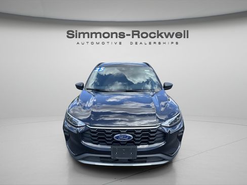 Used 2025 Ford Escape ST-Line AWD/4WD image 8