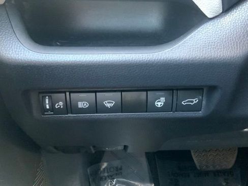 Used 2022 Toyota RAV4 XLE w/ Convenience Package image 31