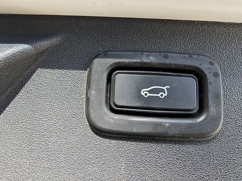 Used 2020 Land Rover Discovery Sport S image 33