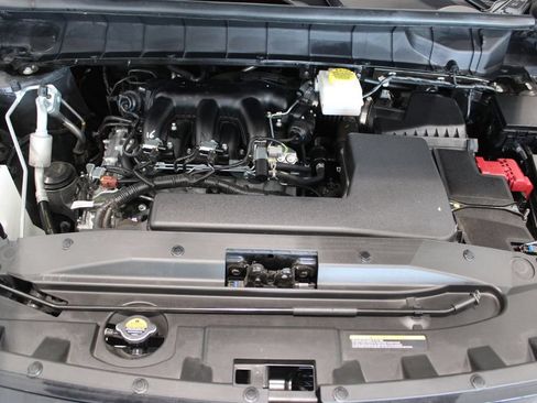 Used 2025 Nissan Pathfinder Platinum AWD/4WD image 9