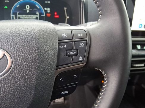 Certified 2025 Toyota Camry SE image 21