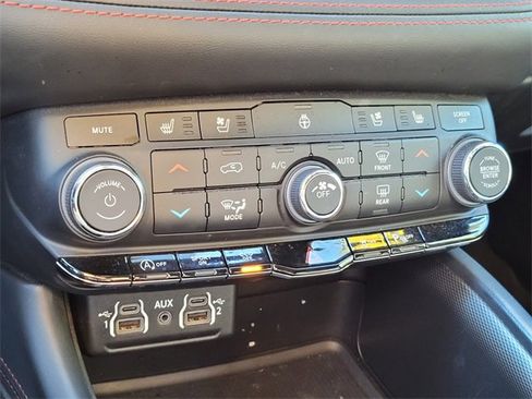 Used 2023 Dodge Durango GT image 35