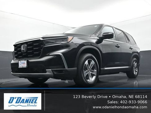 Used 2025 Honda Pilot EX-L image 9