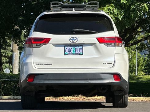 Used 2018 Toyota Highlander SE AWD/4WD image 7