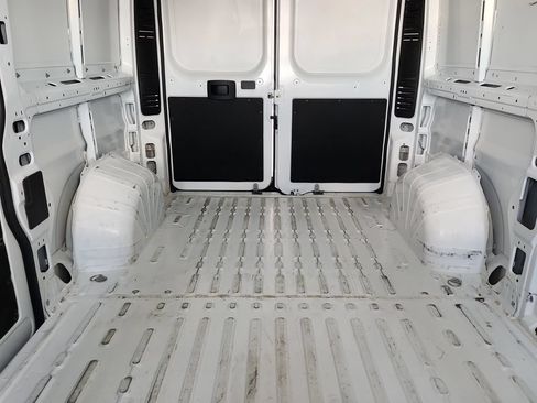 Used 2025 RAM ProMaster 2500 w/ Convenience Group FWD image 22