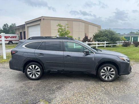 Used 2024 Subaru Outback Limited XT AWD/4WD image 7