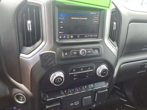 Used 2024 GMC Sierra 2500 Pro w/ Convenience Package AWD/4WD image 9