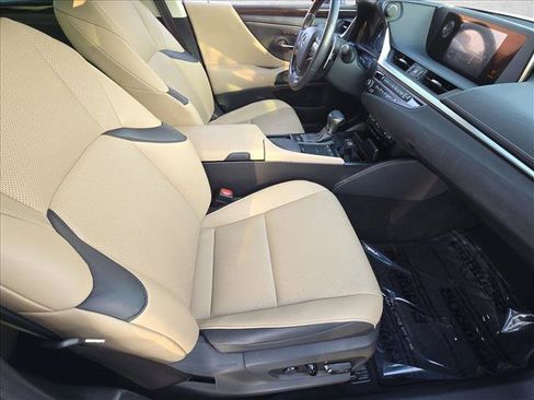 Used 2020 Lexus ES 350 w/ Premium Package FWD image 21