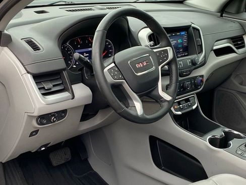 Used 2024 GMC Terrain SLT FWD image 10