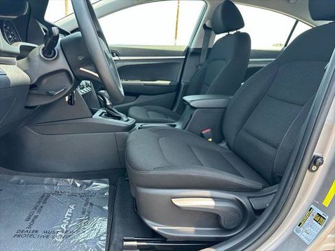 Used 2020 Hyundai Elantra SE w/ Cargo Package (C1) FWD image 9