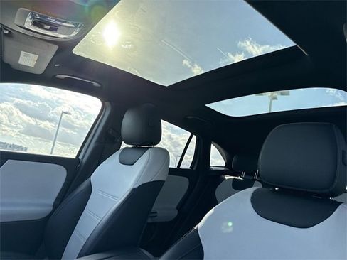 Used 2021 Mercedes-Benz GLA 250 image 21