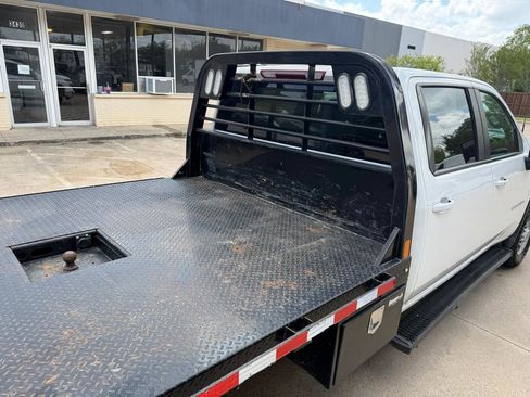 Used 2024 Chevrolet Silverado 2500 LT w/ Convenience Package image 16
