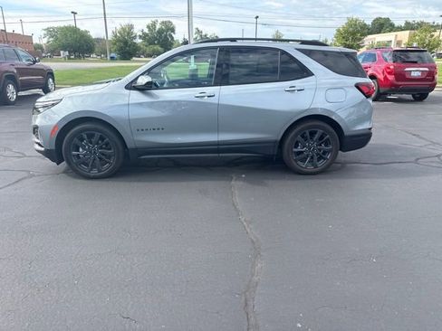 Used 2024 Chevrolet Equinox RS FWD image 1