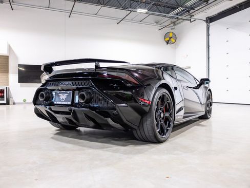Used 2024 Lamborghini Huracan Tecnica RWD image 4