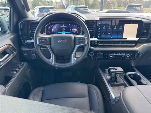 Used 2026 Chevrolet Silverado 1500 LT Trail Boss w/ LT Trail Boss Premium Package AWD/4WD image 13