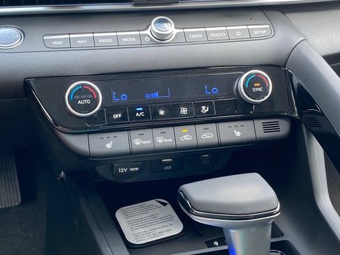 New 2026 Hyundai Elantra Limited FWD image 17