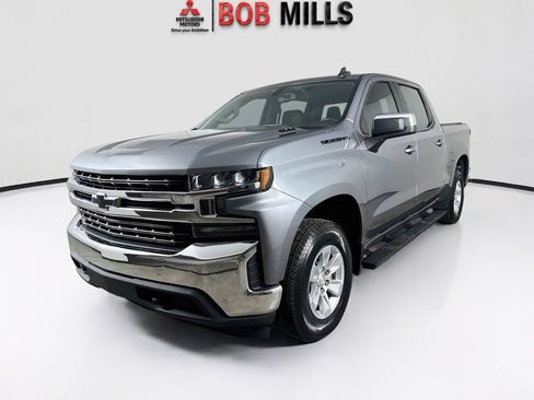 Used 2021 Chevrolet Silverado 1500 LT w/ LPO, Dark Essentials Package AWD/4WD image 3