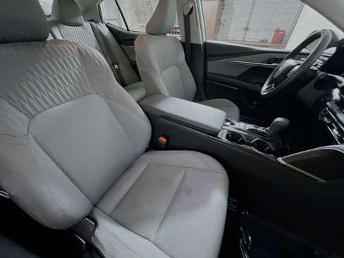 Used 2025 Toyota Camry LE w/ Convenience Package image 31