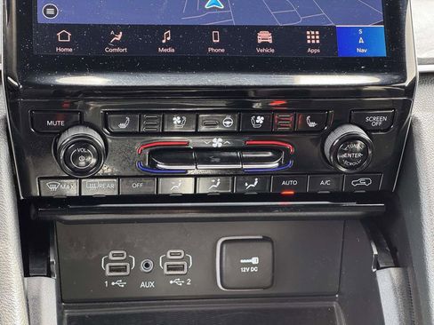 Used 2024 Jeep Grand Cherokee L Limited w/ Luxury Tech Group II AWD/4WD image 5