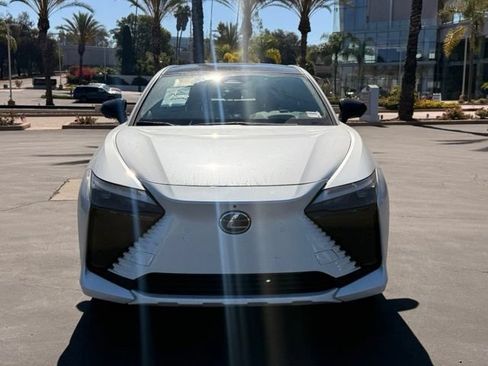 Used 2023 Lexus RZ 450e Premium w/ Technology Package AWD/4WD image 3