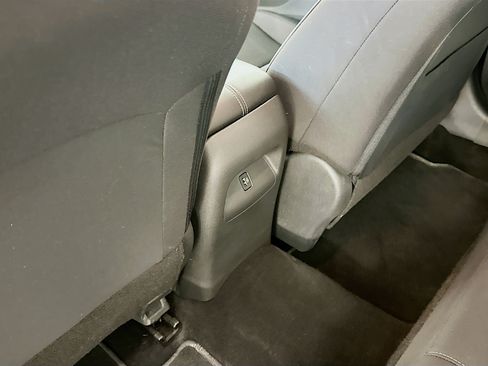 Used 2022 Nissan Sentra SV w/ All-Weather Package FWD image 27