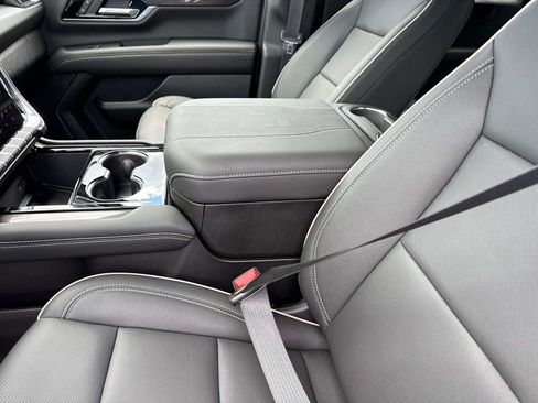 Used 2026 GMC Yukon XL Elevation AWD/4WD image 23