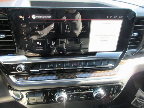 New 2026 GMC Sierra 1500 SLE image 18