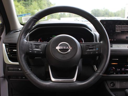 Used 2024 Nissan Rogue SL w/ SL Premium Package AWD/4WD image 10