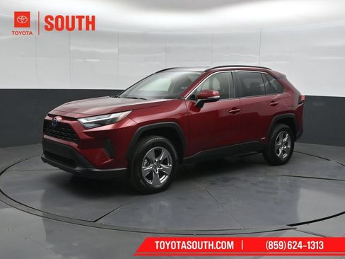 Used 2023 Toyota RAV4 LE AWD/4WD image 6