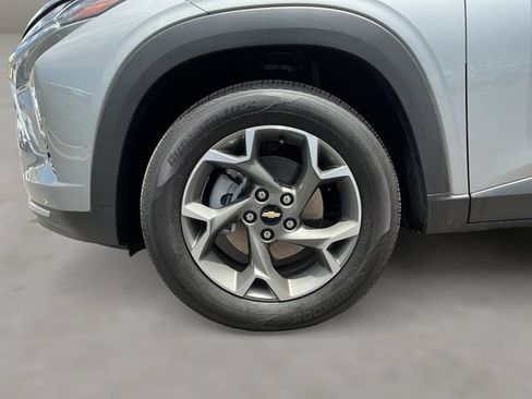 Used 2024 Chevrolet Trax LT w/ Driver Confidence Package FWD image 21