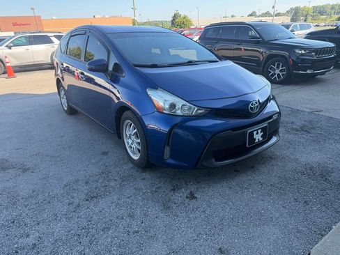Used 2015 Toyota Prius V Three FWD image 2