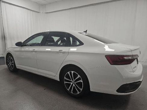 Used 2024 Volkswagen Jetta Sport FWD image 6