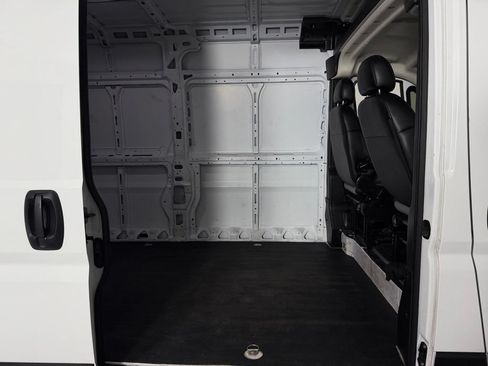 Used 2025 RAM ProMaster 2500 w/ Convenience Group FWD image 25