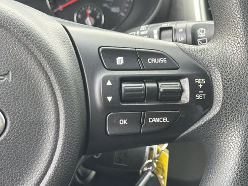 Used 2016 Kia Sorento FWD image 8