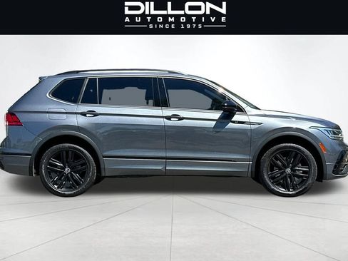 Used 2022 Volkswagen Tiguan SE R-Line AWD/4WD image 3