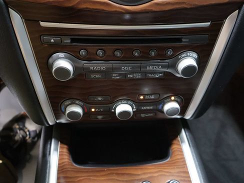 Used 2017 Nissan Pathfinder Platinum AWD/4WD image 29