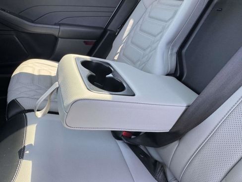New 2023 Ford Escape SE w/ PHEV Premium Package FWD image 16